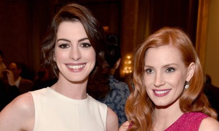 Anne Hathawy e Jessica Chastain num evento